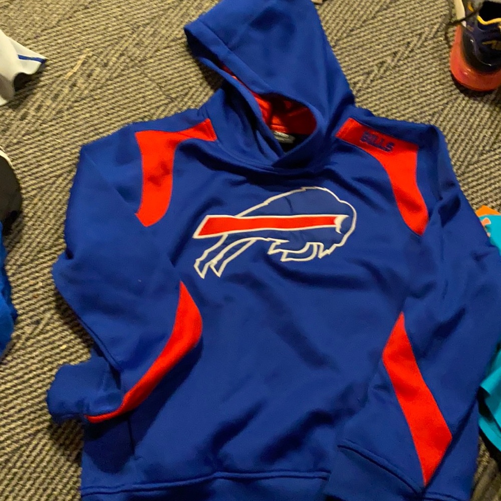 Boys Bills light hoody size 14-16